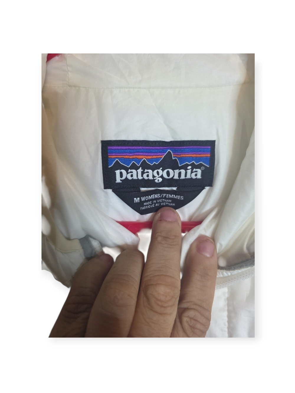 Women's Patagonia Nano Puff jacket in white, size medium - Picture 3 of 5